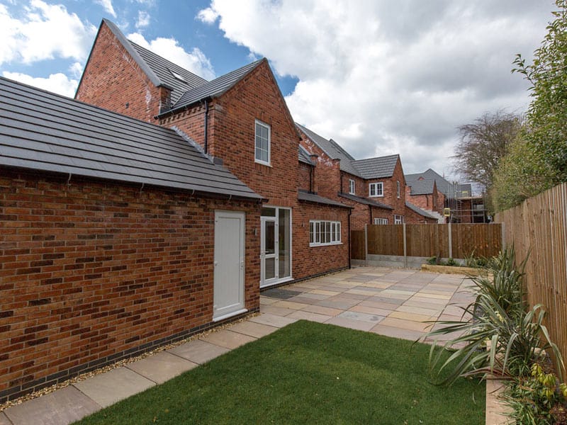 modern-housing-development-garden-mapperley-swan-homes